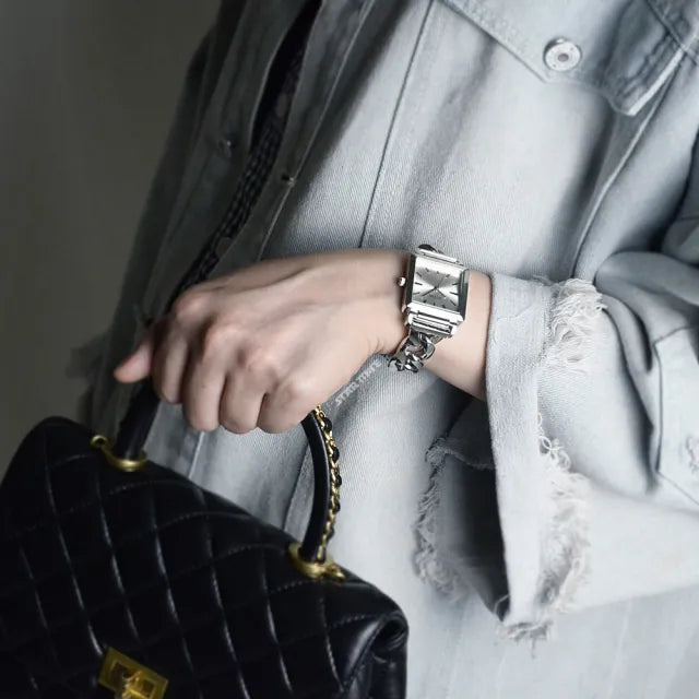 ساعة جيس للنساء W1029L1