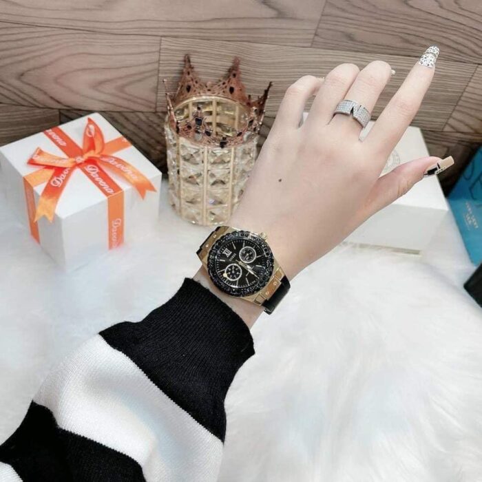 ساعة جيس للنساء W1053L7