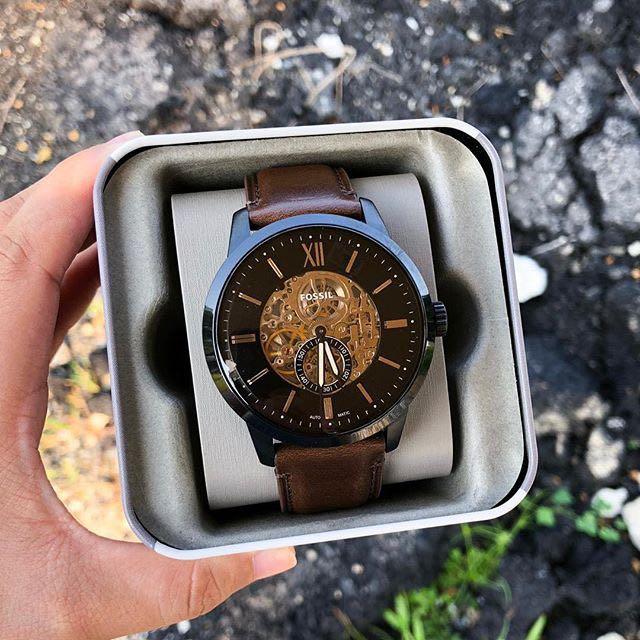 ساعة فوسيل للرجال ME3155