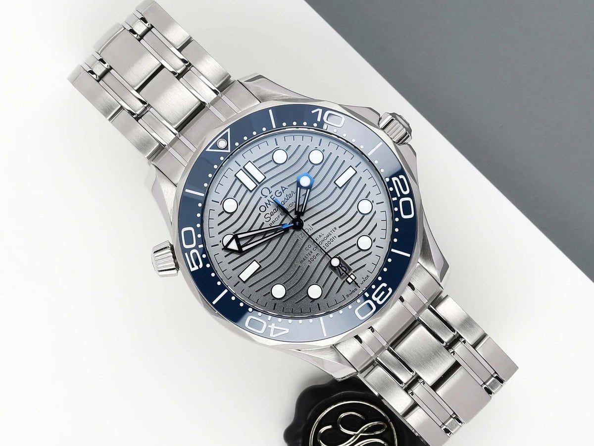 Omega Seamaster Diver 300M 42 mm, steel on steel