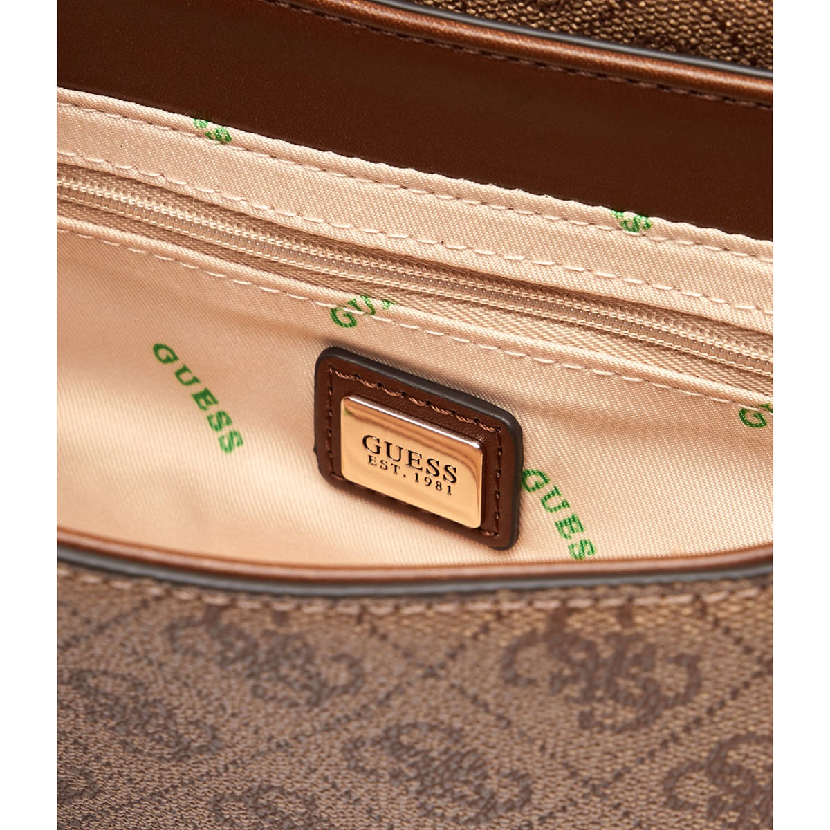 حقيبة كتف نسائية من جيس Guess بلون بني لاتيه ، موديل Hwesg951320