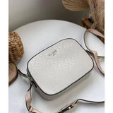 حقيبة كروسبودي بيضاء من جيس Guess للنساء طراز H2000029517624