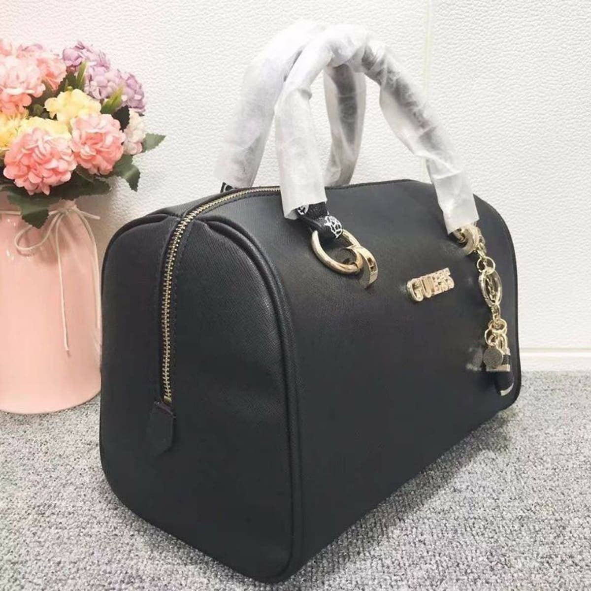 حقيبة يد نسائية سوداء من جيس Hwvs77 52060 Guess