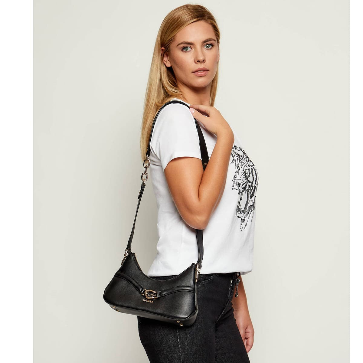 حقيبة كتف نسائية سوداء من Guess ، موديل Hwbg7993730