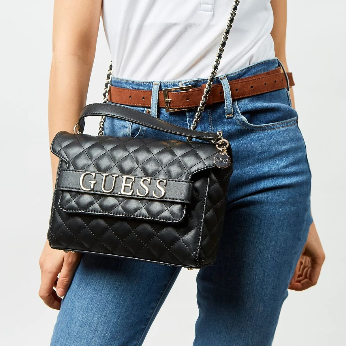 حقيبة كروسبودي سوداء من Guess للنساء Hwvg7970210Bla