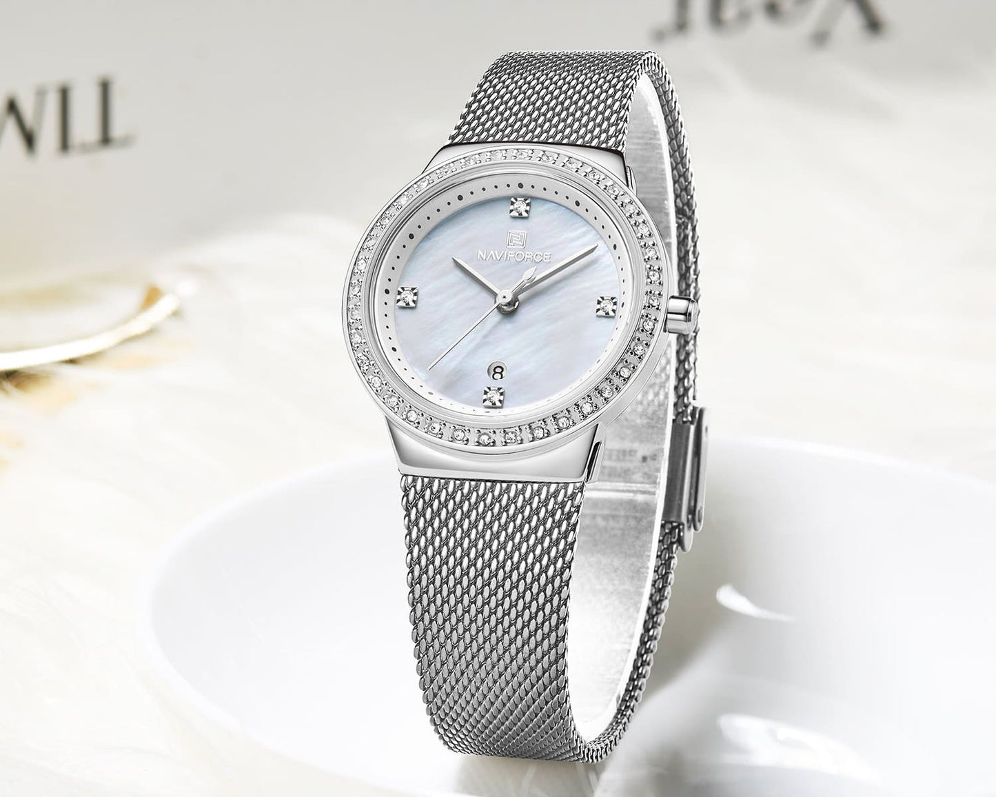 ساعة نافي فورس حريمي NF5005-S-W