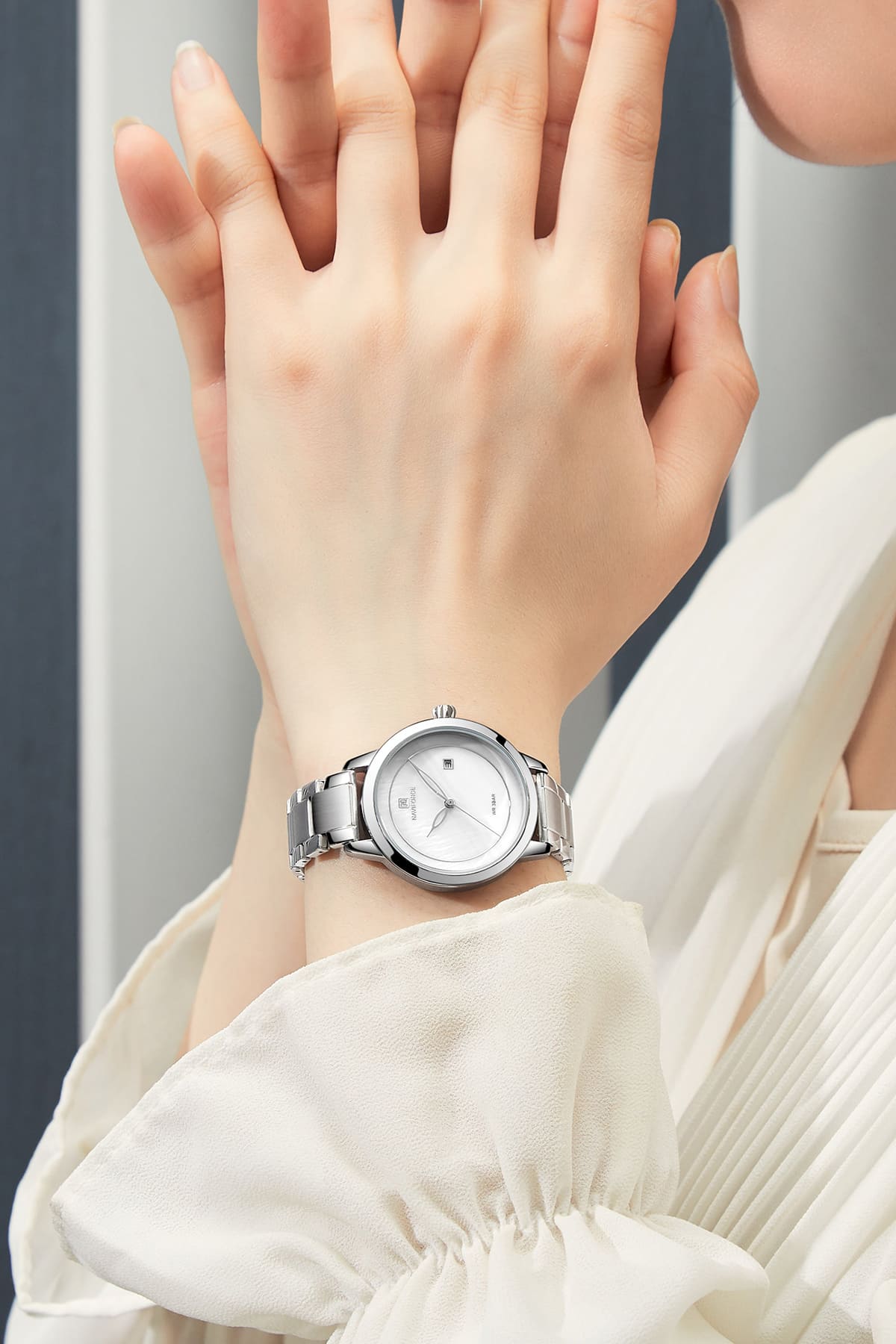 ساعة نافي فورس حريمي NF5008-S-W
