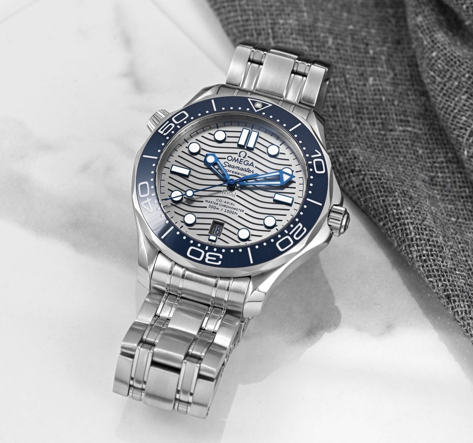 Omega Seamaster Diver 300M 42 mm, steel on steel